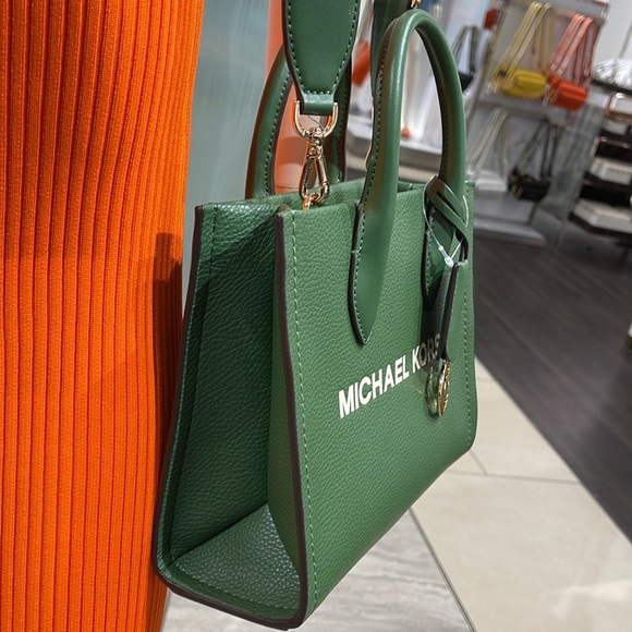 Michael Kors Mirella Small Pebbled Leather Shopper Crossbody XBODY Bag MK

NWT - Picture 8 of 16
